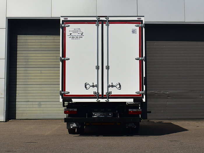 Рефрижератор на шасси DongFeng Z55N